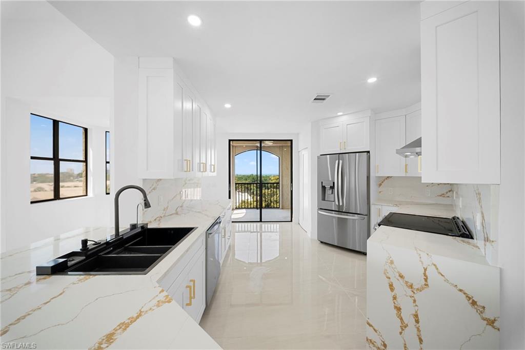 7008 Pelican Bay Blvd H501 Property Photo 17