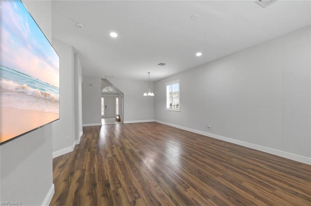 11528 Woodmount Ln Property Photo 7