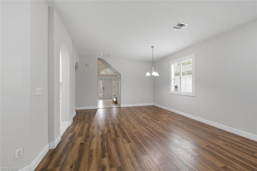11528 Woodmount Ln Property Photo 8