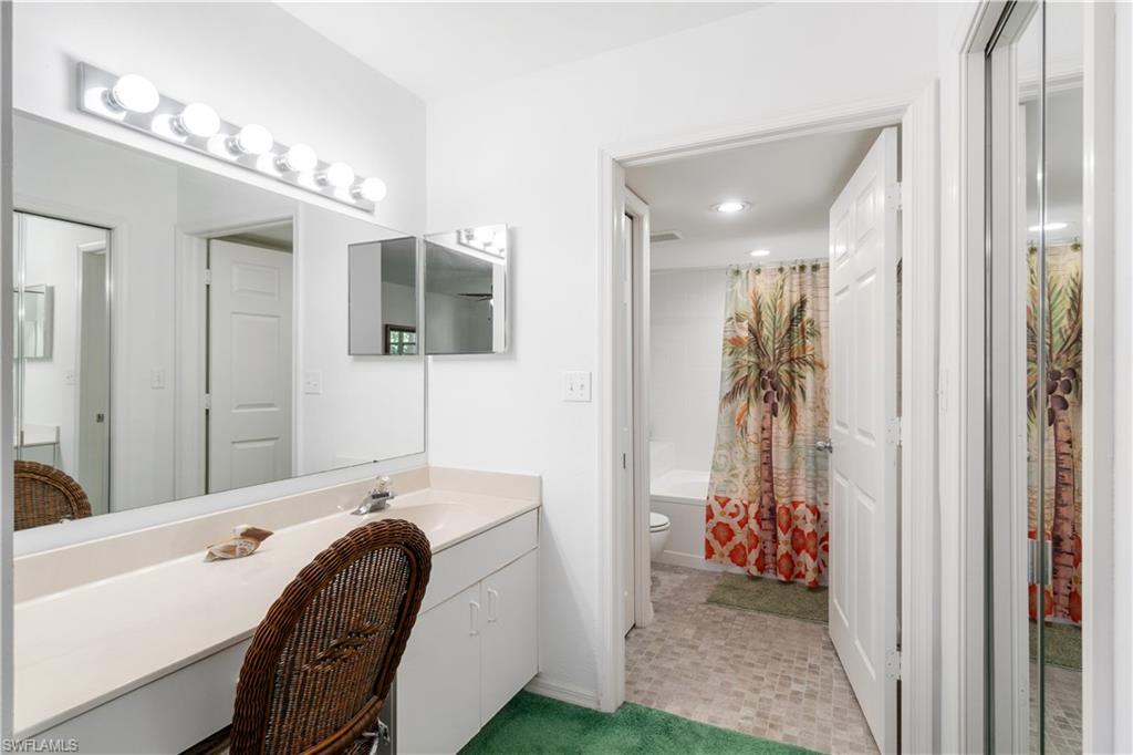 290 Naples Cove Dr 2103 Property Photo 10