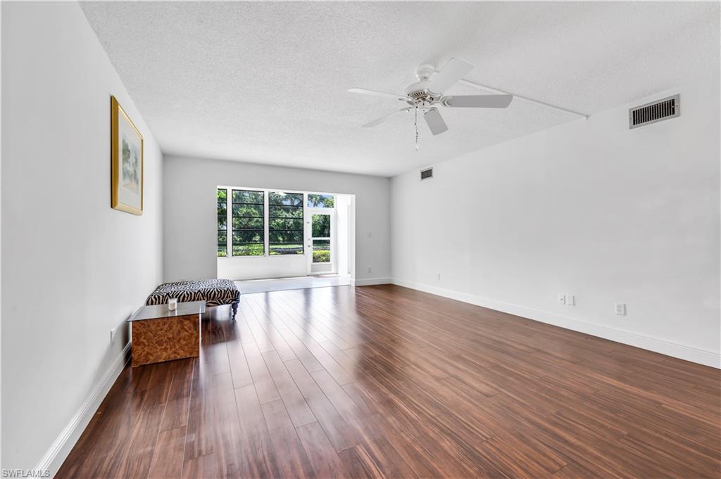 600 Valley Stream Dr D3 Property Photo 10