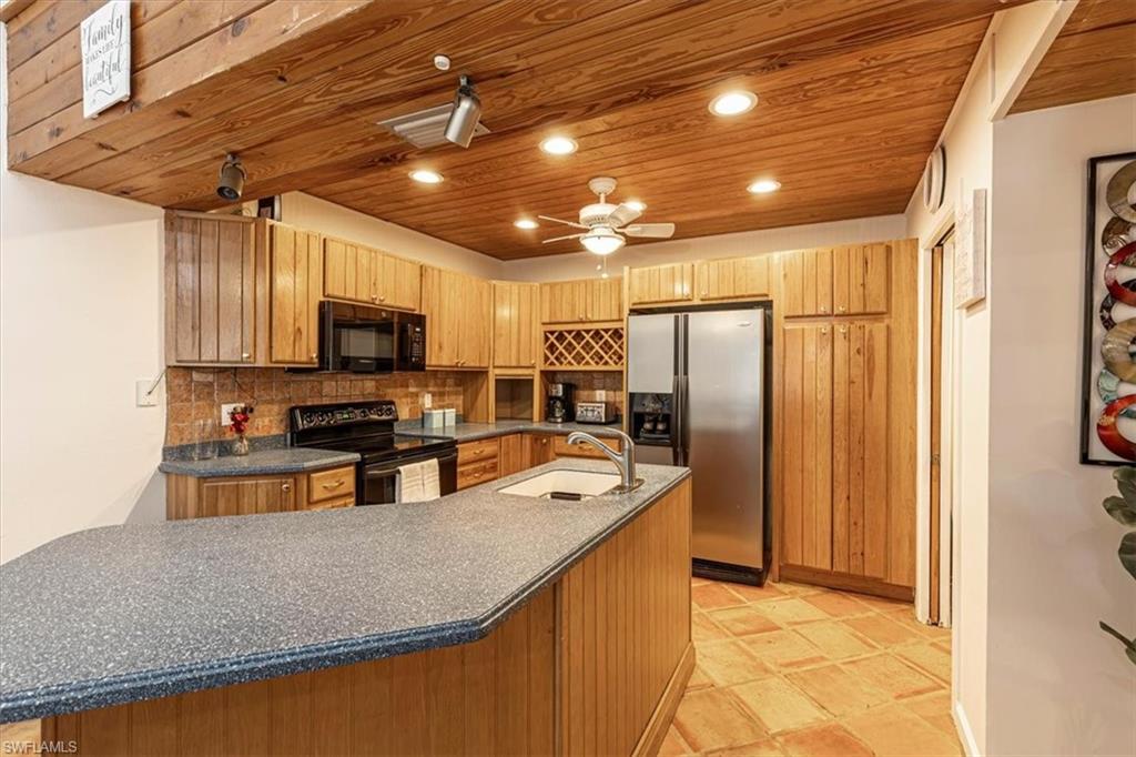 12964 Elm Creek Ct Property Photo 6