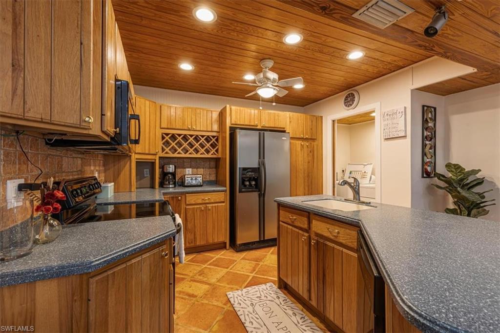 12964 Elm Creek Ct Property Photo 7