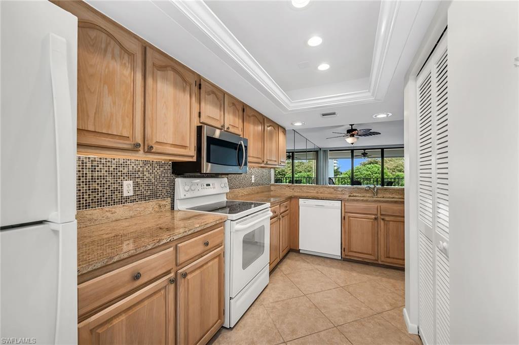 741 Collier Blvd 506 Property Photo 3
