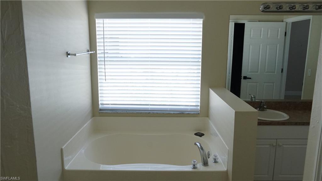 226019297 Property Photo 10