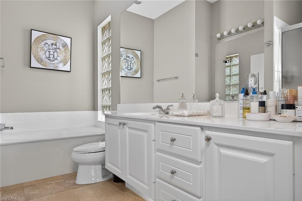 2271 Heydon Cir W Property Photo 17