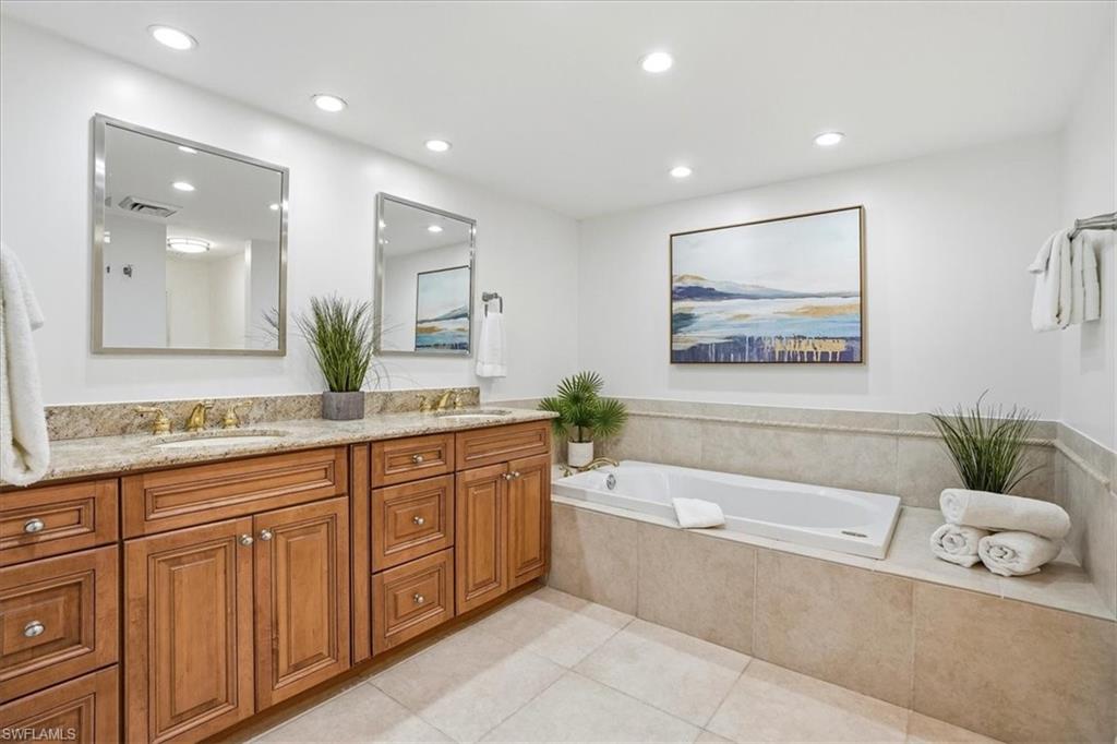 2400 Gulf Shore Blvd N 604 Property Photo 17
