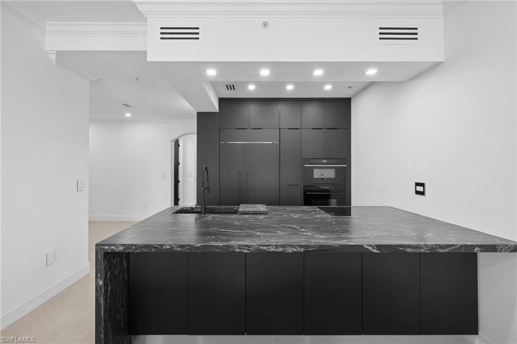 23191 Fashion Dr 8106 Property Photo 13
