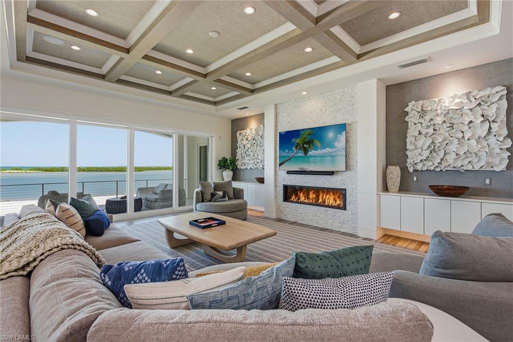 158 Beach Dr Property Photo 8