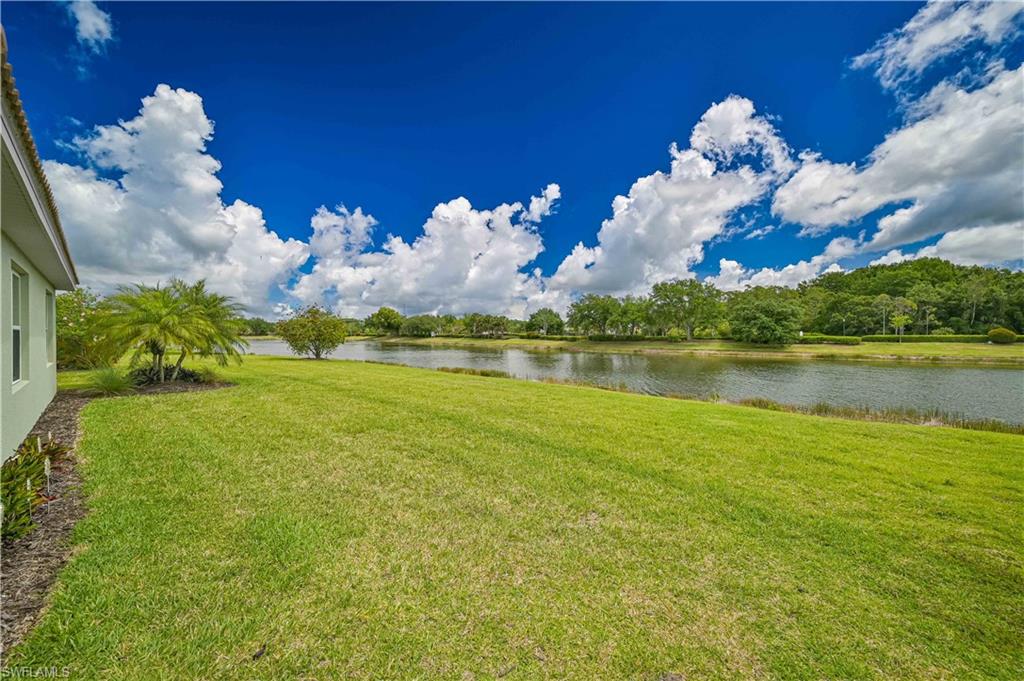 2877 Apple Blossom Dr Property Photo 3
