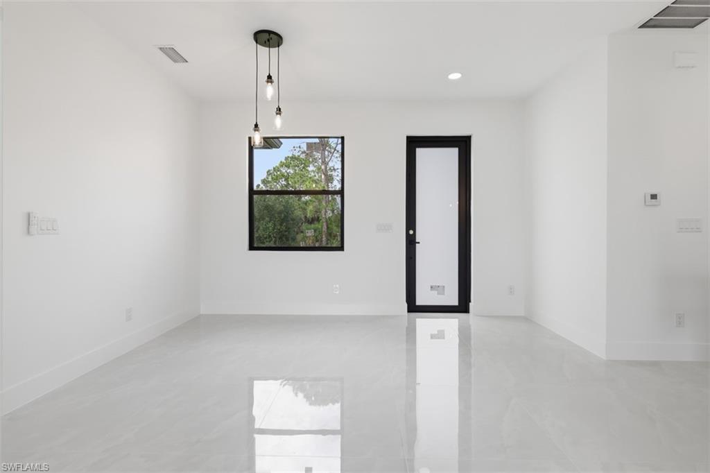 1222 Earnest St E Property Photo 3