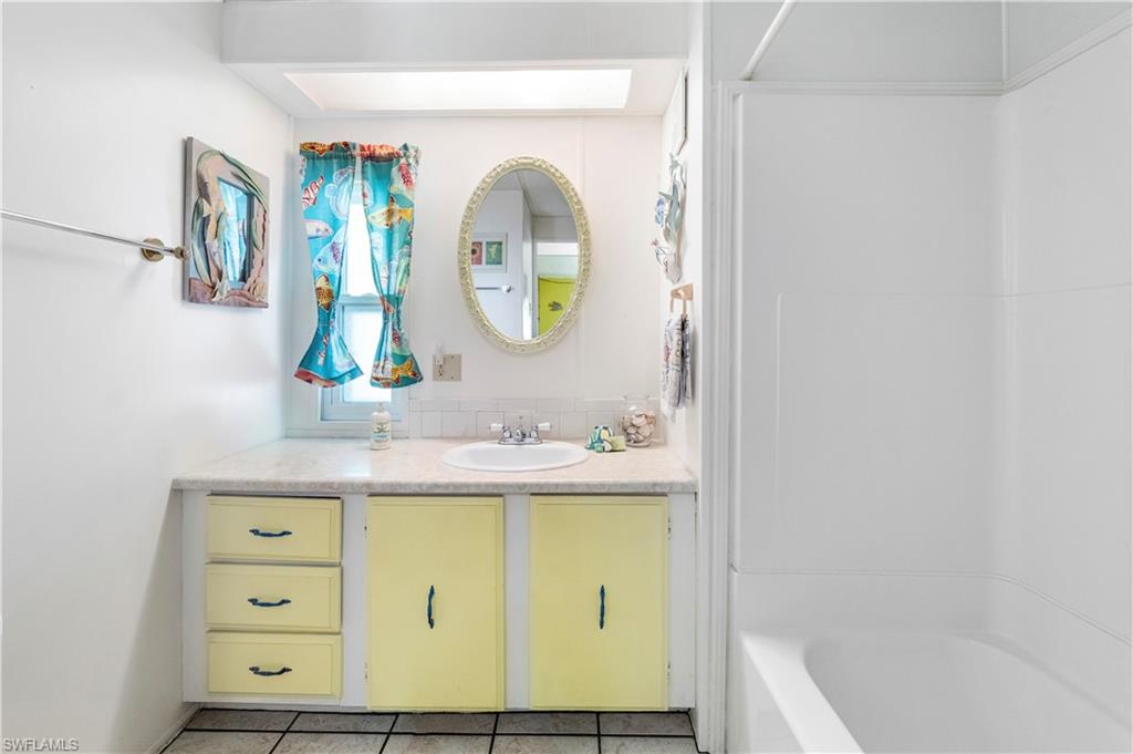 280 Grassy Key Ln Property Photo 9