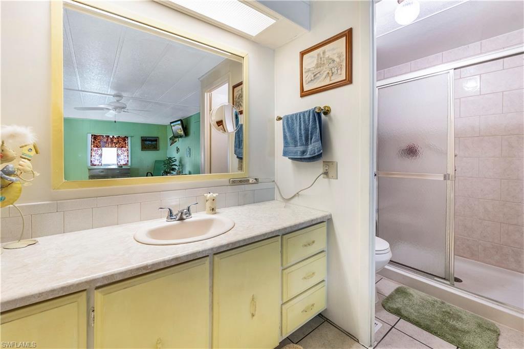 280 Grassy Key Ln Property Photo 13