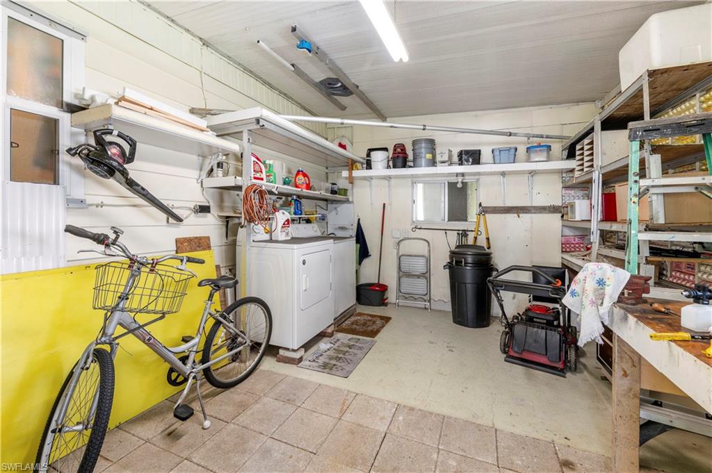 280 Grassy Key Ln Property Photo 16