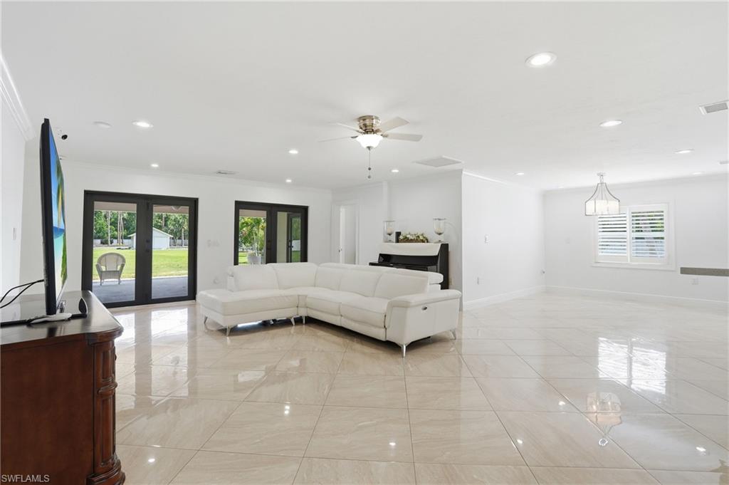 5930 Sea Grass Ln Property Photo 9