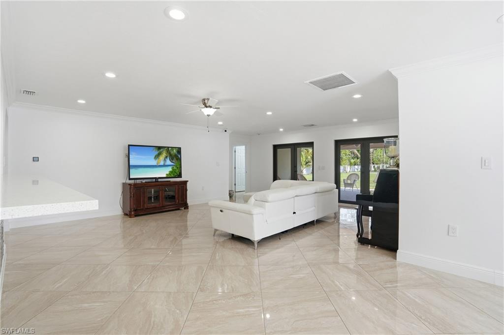 5930 Sea Grass Ln Property Photo 11