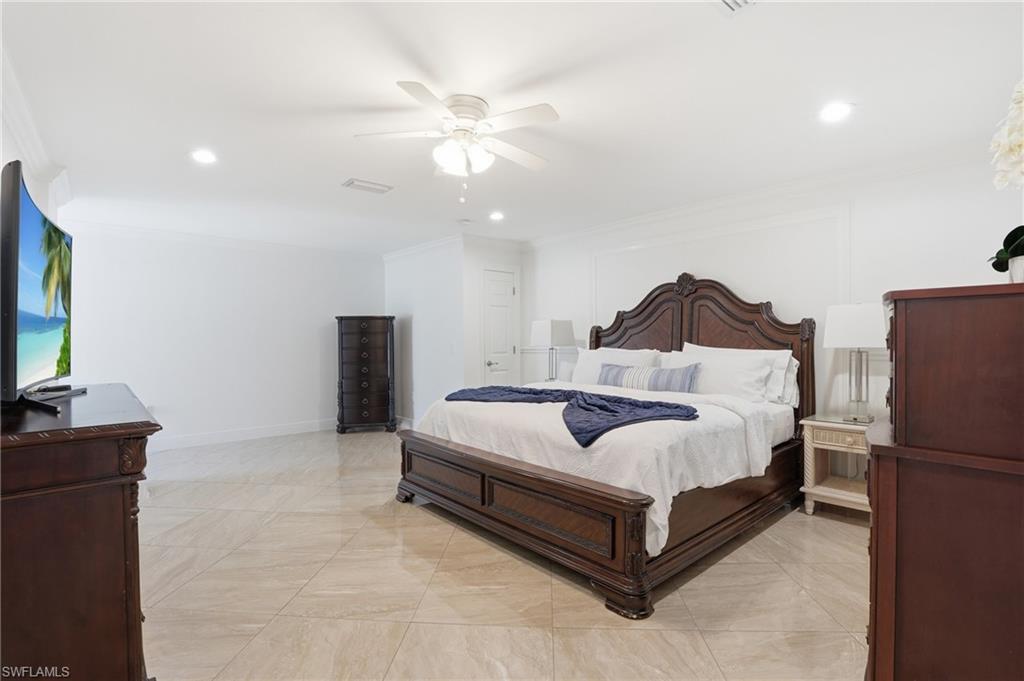 5930 Sea Grass Ln Property Photo 20