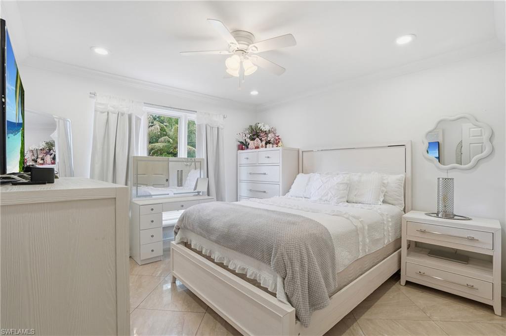 5930 Sea Grass Ln Property Photo 25