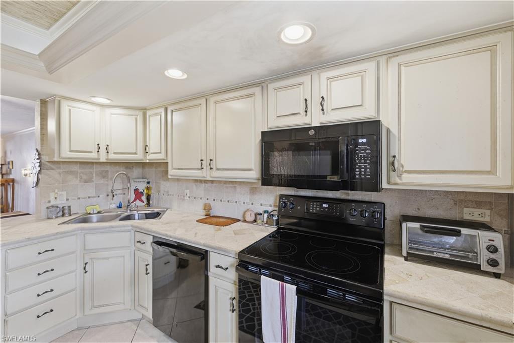 9395 Pennsylvania Ave 6 Property Photo 6