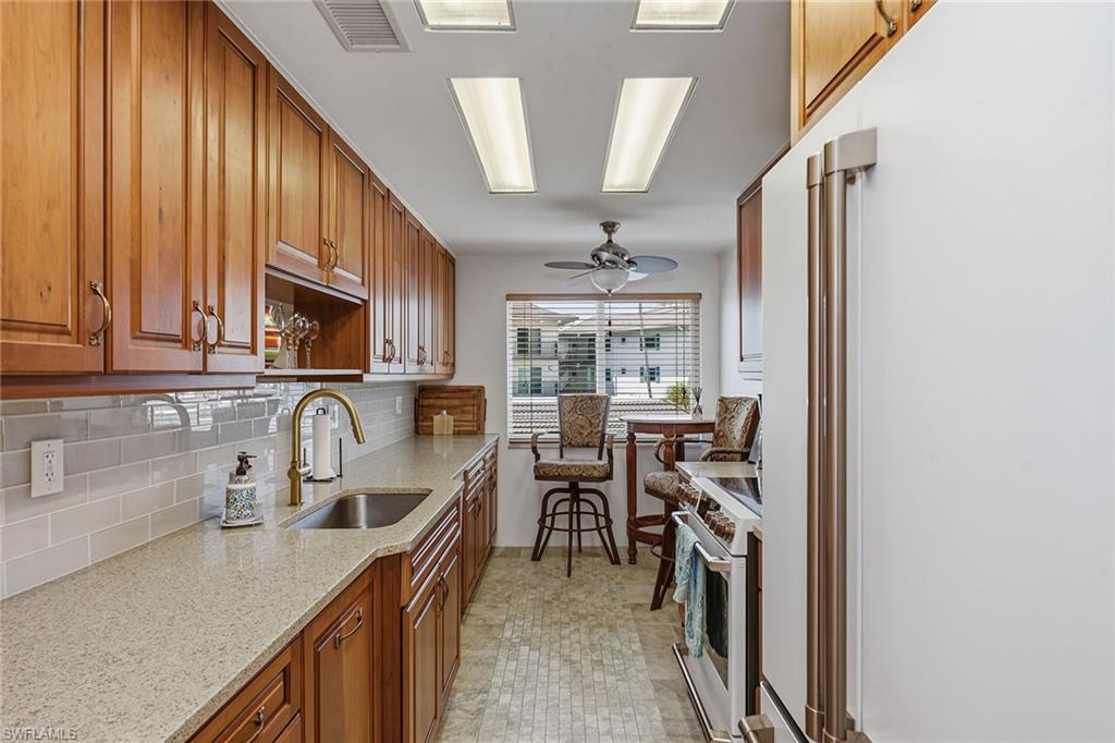 3410 Gulf Shore Blvd N 203 Property Photo 4