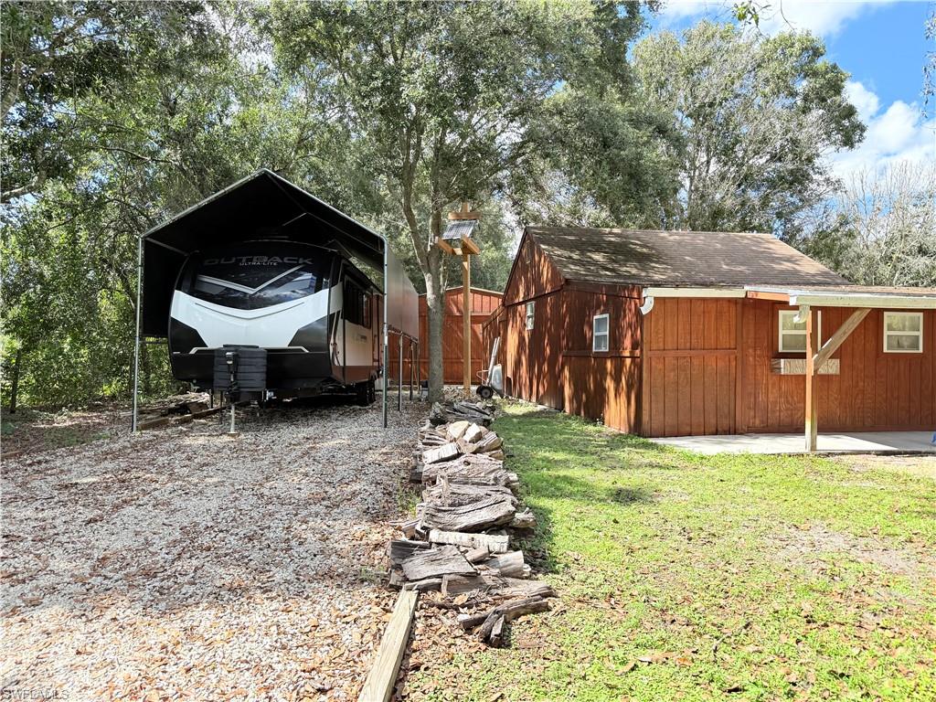 17021 Shelby Ln Property Photo 4