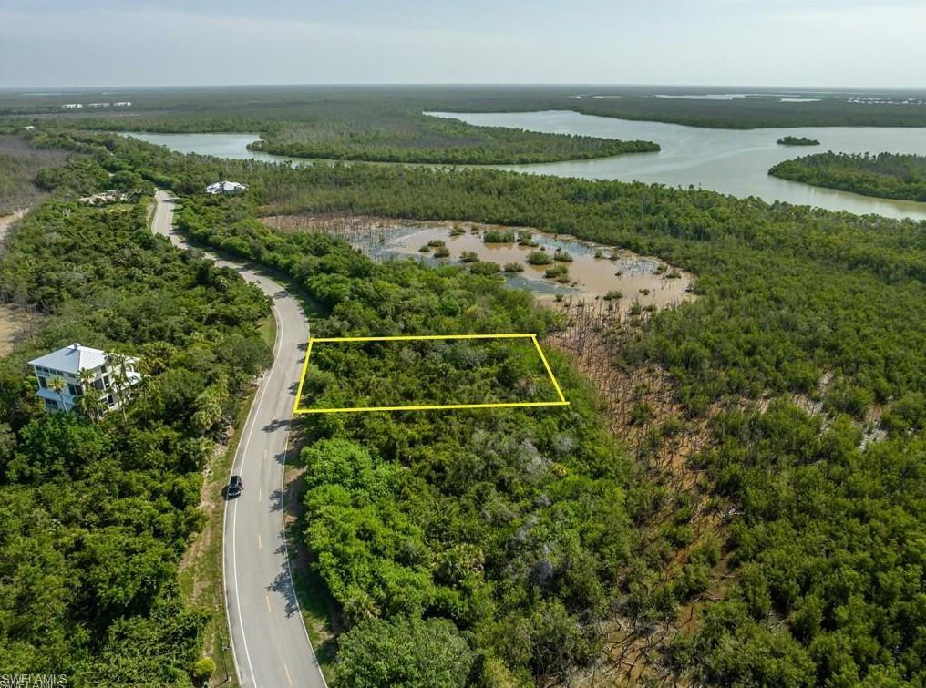 822 Whiskey Creek Dr Property Photo 3