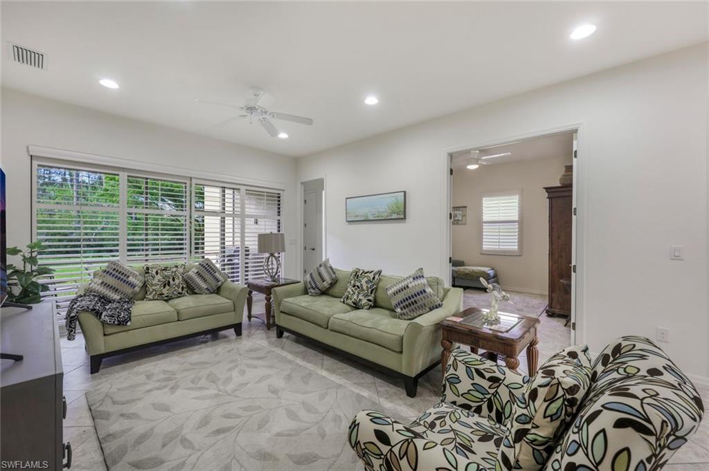 11072 Esteban Dr Property Photo 3