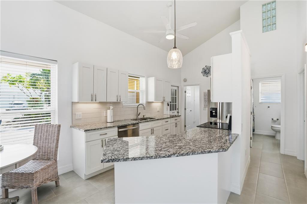 421 Connecticut St Property Photo 5