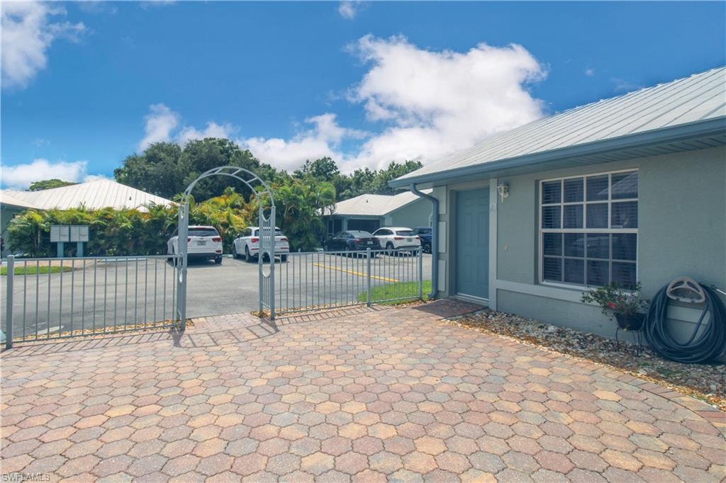 6265 Vista Garden Way B Property Photo 6
