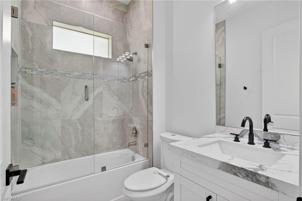 4395 16th St Ne Property Photo 17