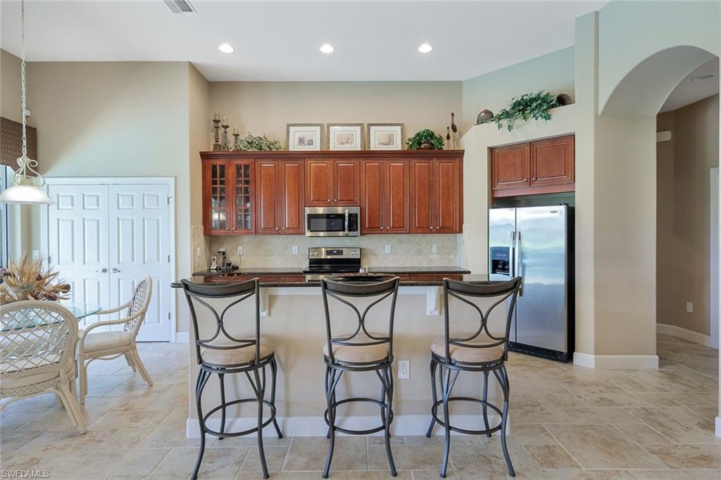 12118 Wicklow Ln Property Photo 13