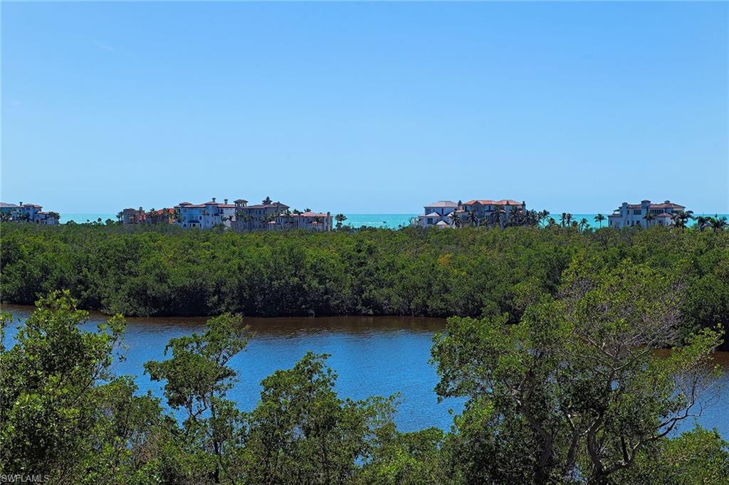8990 Bay Colony Dr 403 Property Photo 3