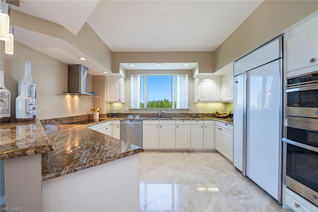 8990 Bay Colony Dr 403 Property Photo 4