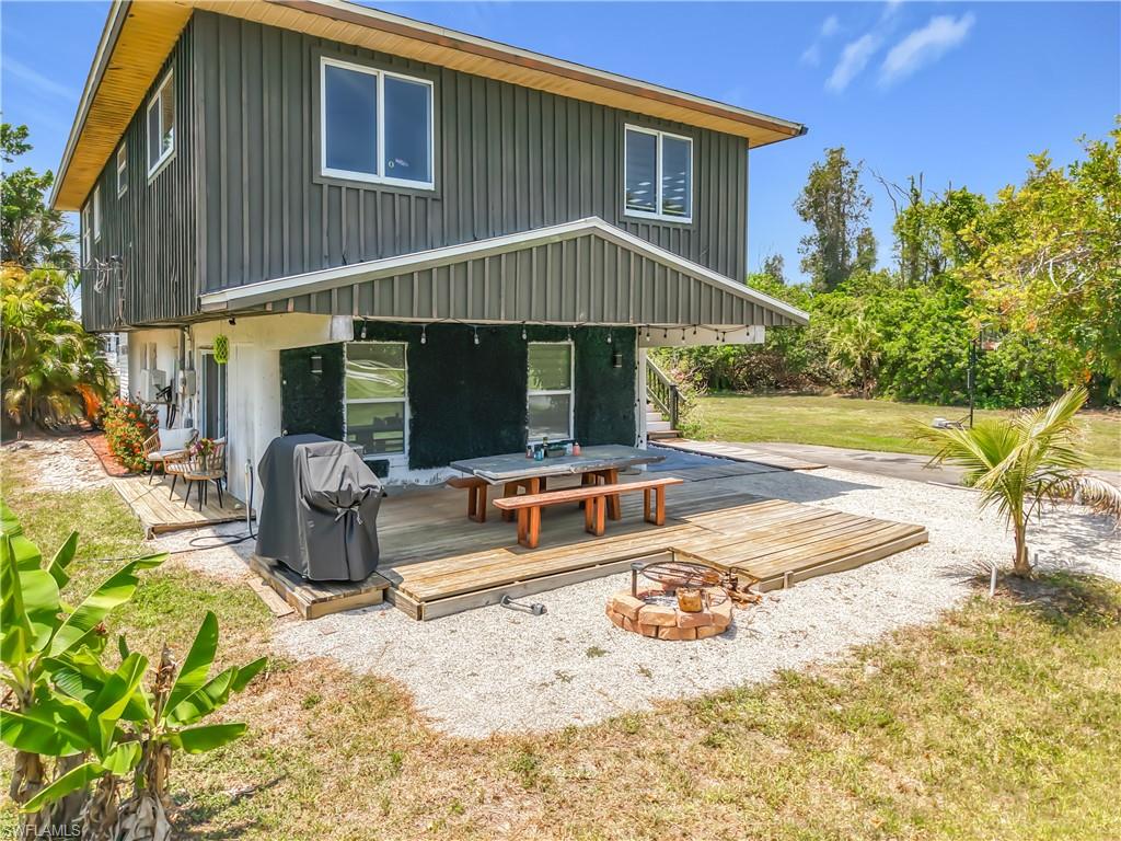 4549 Courtney Rd Property Photo 3