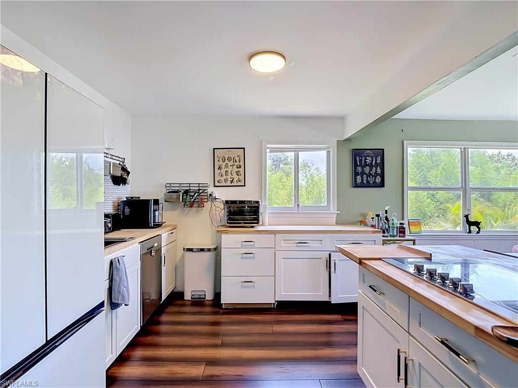 4549 Courtney Rd Property Photo 9