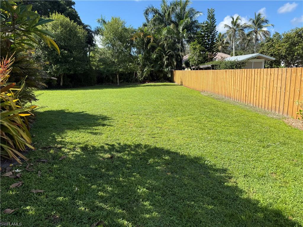 5232 Raintree Ln Property Photo 3