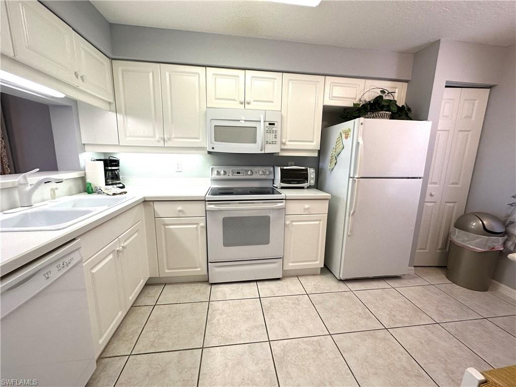 6670 Huntington Lakes Cir 103 Property Photo 5