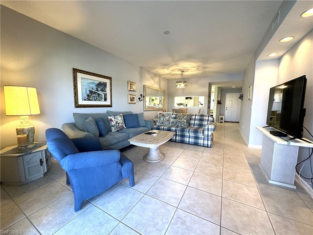 6670 Huntington Lakes Cir 103 Property Photo 6