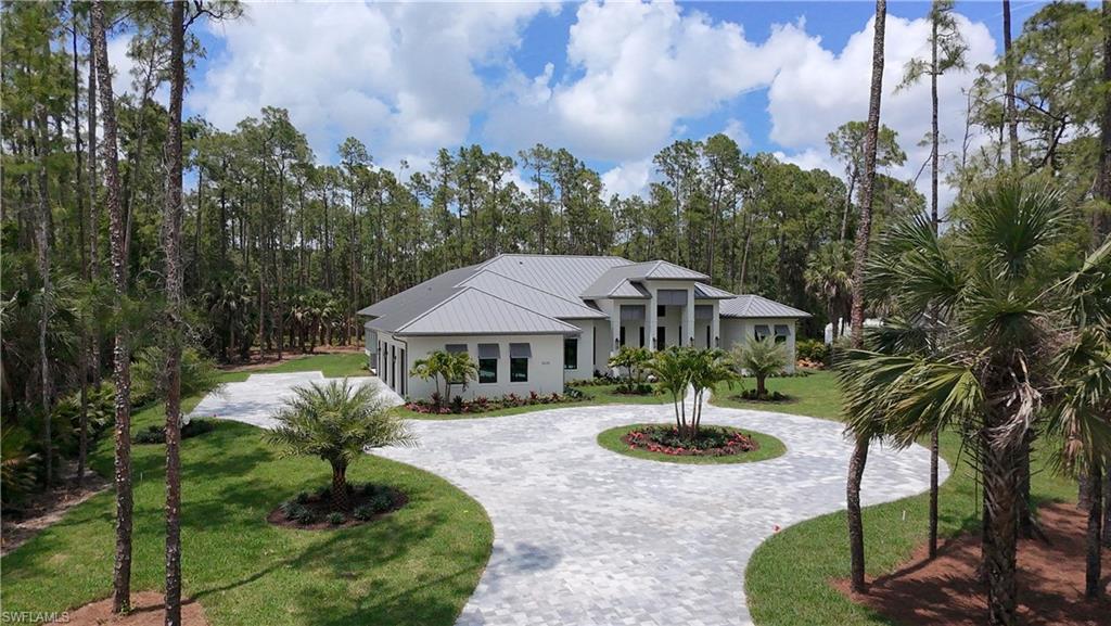 5025 Boxwood Way Property Photo 3