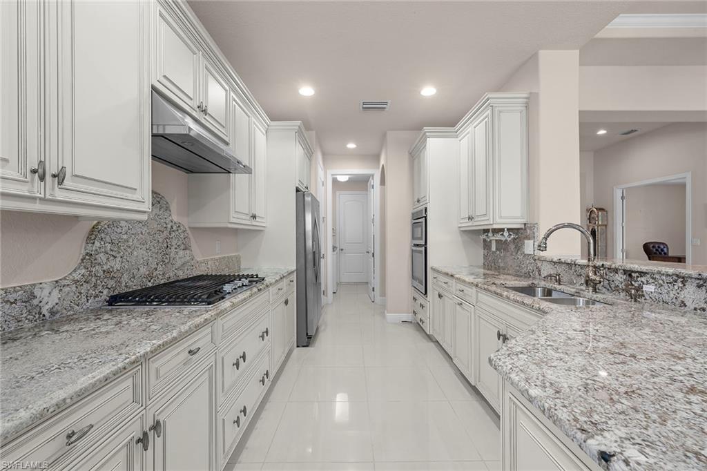 9917 Alhambra Ln Property Photo 13