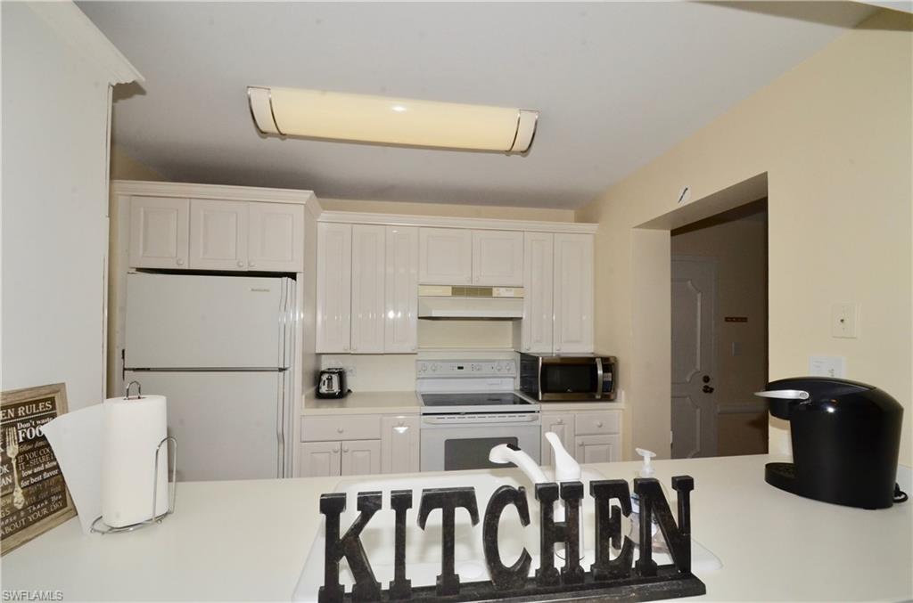 555 Park Shore Dr B-309 Property Photo 3