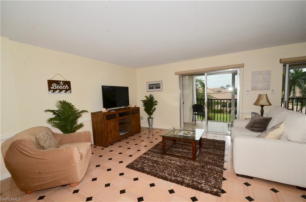 555 Park Shore Dr B-309 Property Photo 8
