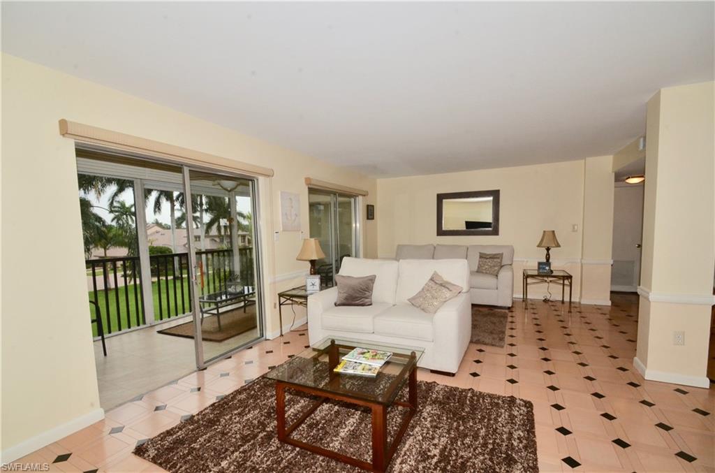 555 Park Shore Dr B-309 Property Photo 9