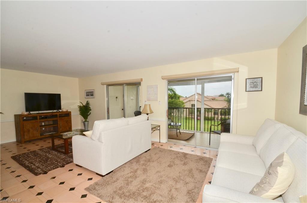 555 Park Shore Dr B-309 Property Photo 10