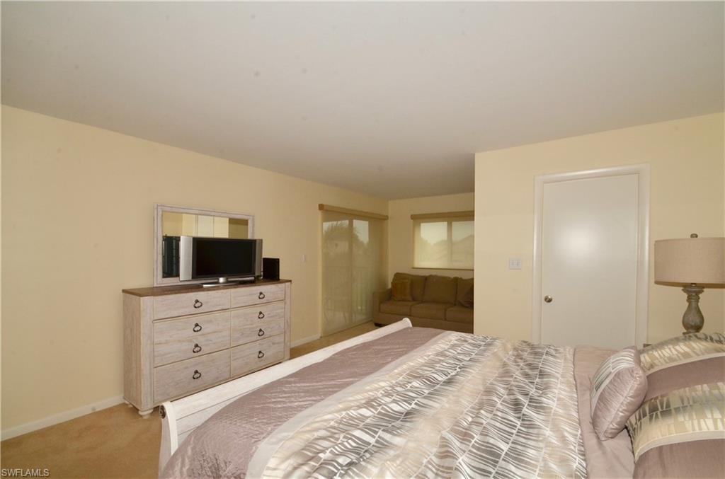 555 Park Shore Dr B-309 Property Photo 13