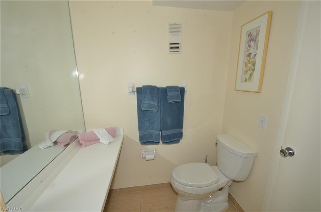 555 Park Shore Dr B-309 Property Photo 16