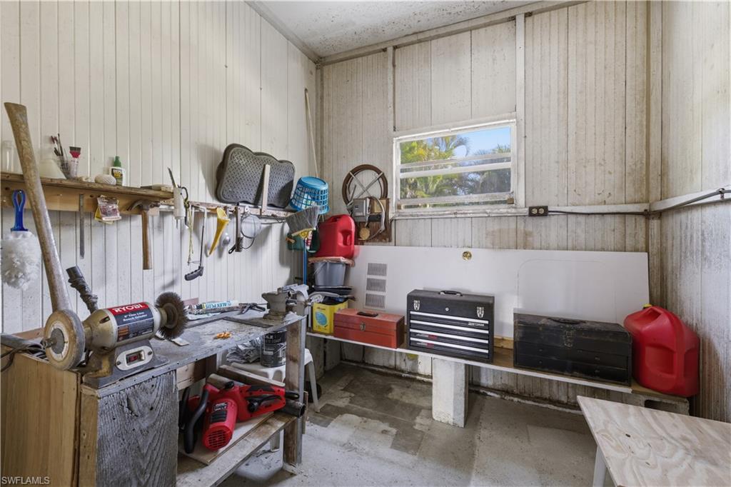 863 Manatee Rd Property Photo 12