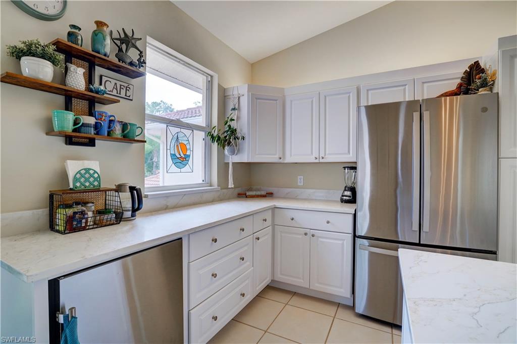 509 Robin Hood Cir 202 Property Photo 13