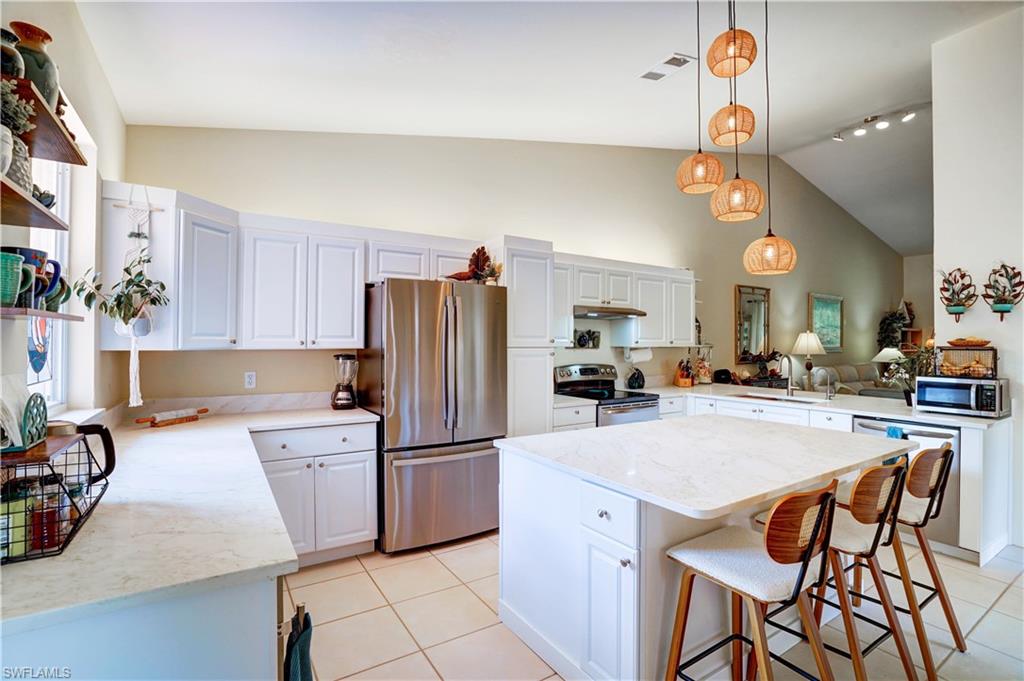 509 Robin Hood Cir 202 Property Photo 14