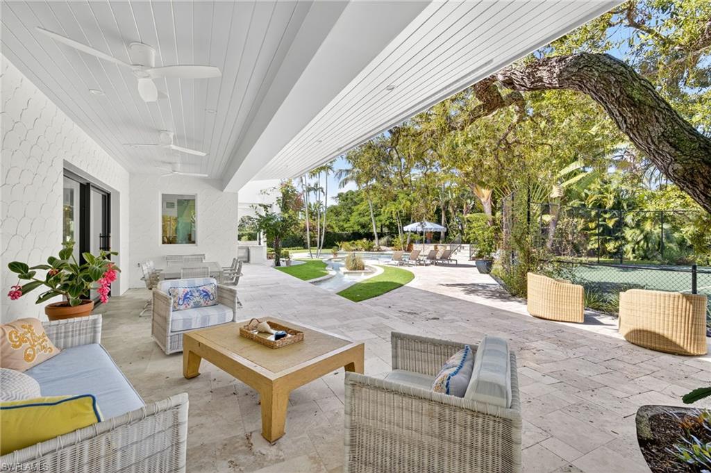 111 Caribbean Rd Property Photo 3